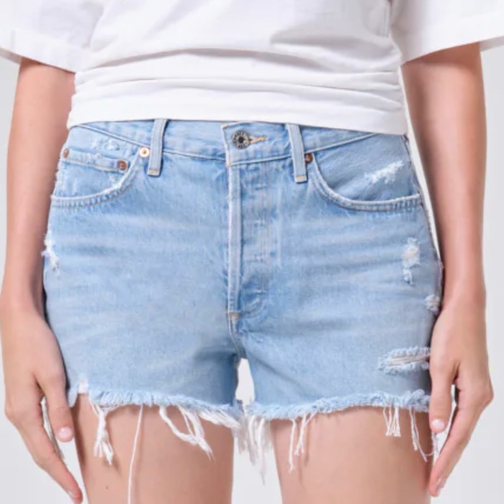 Agolde Parker Vintage Cut Off Short in Swapmeet - Size 29; 2 1/2” inseam.